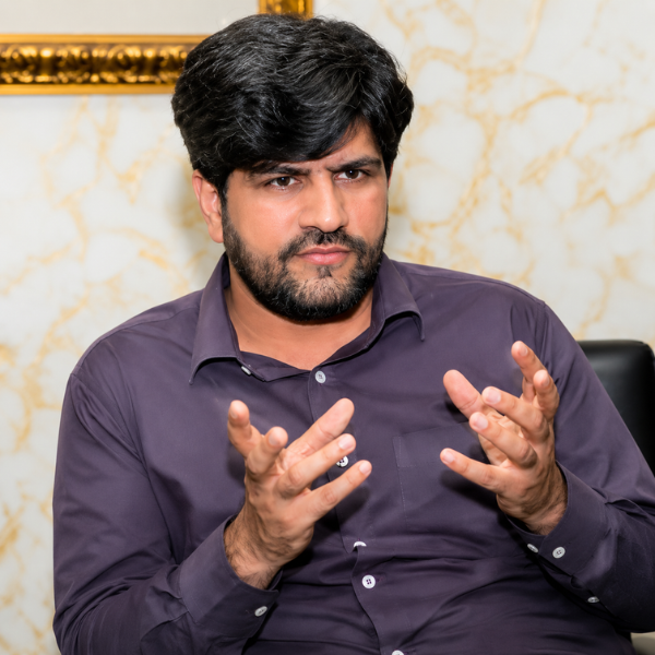 Dr. Ahmad Farooq